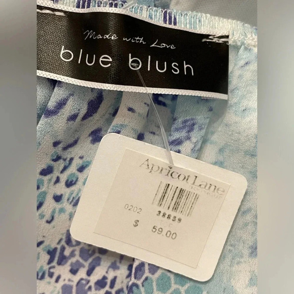 BLUE BLUSH BOUTIQUE CROP TOP SIZE MEDIUM NWT - Picture 6 of 7